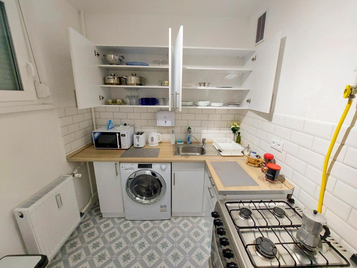 Aweshome City Apartment - 3 Bedrooms And Free Parking Debrecen Buitenkant foto
