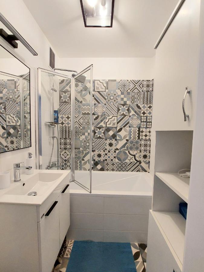 Aweshome City Apartment - 3 Bedrooms And Free Parking Debrecen Buitenkant foto