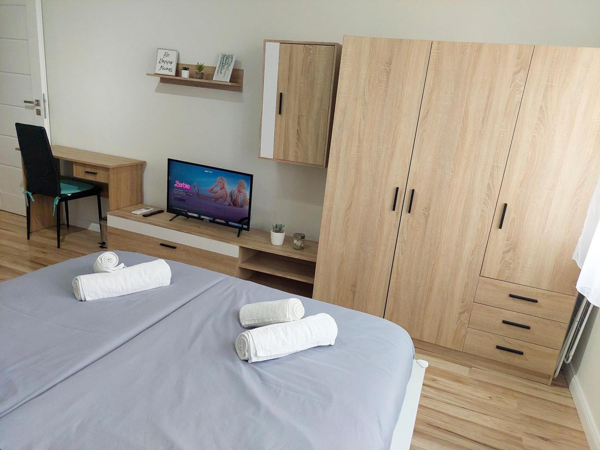 Aweshome City Apartment - 3 Bedrooms And Free Parking Debrecen Buitenkant foto
