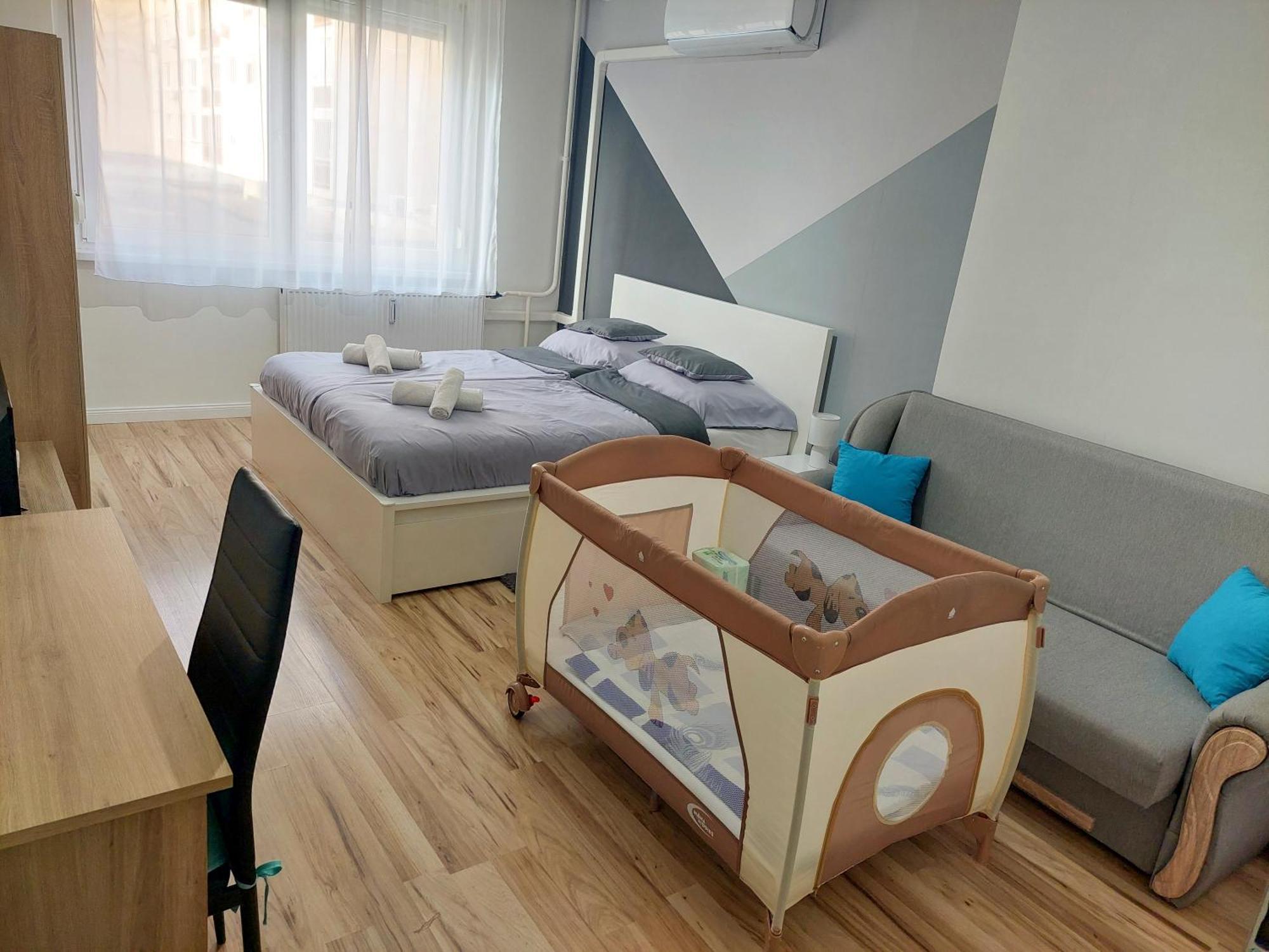 Aweshome City Apartment - 3 Bedrooms And Free Parking Debrecen Buitenkant foto