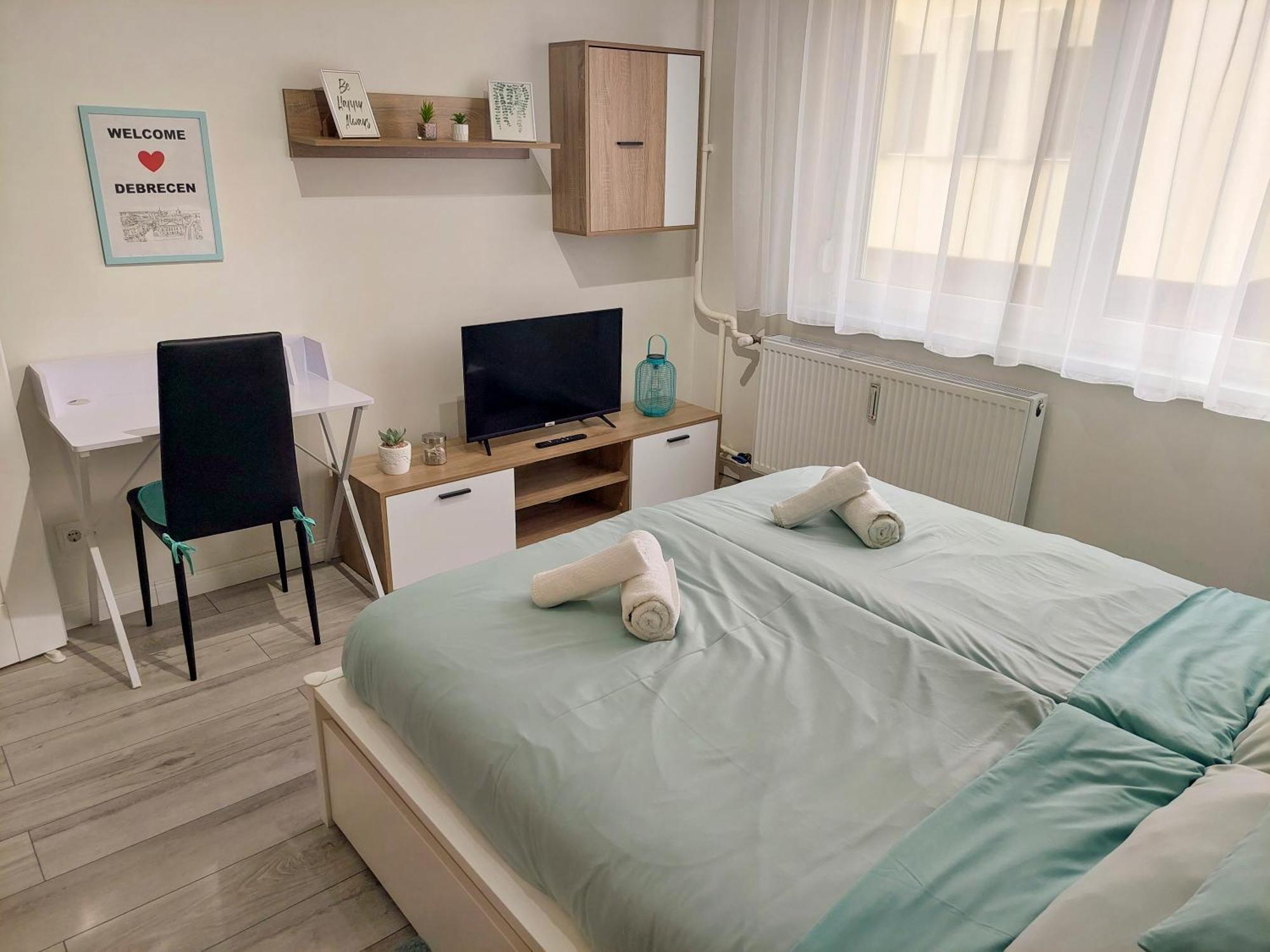 Aweshome City Apartment - 3 Bedrooms And Free Parking Debrecen Buitenkant foto