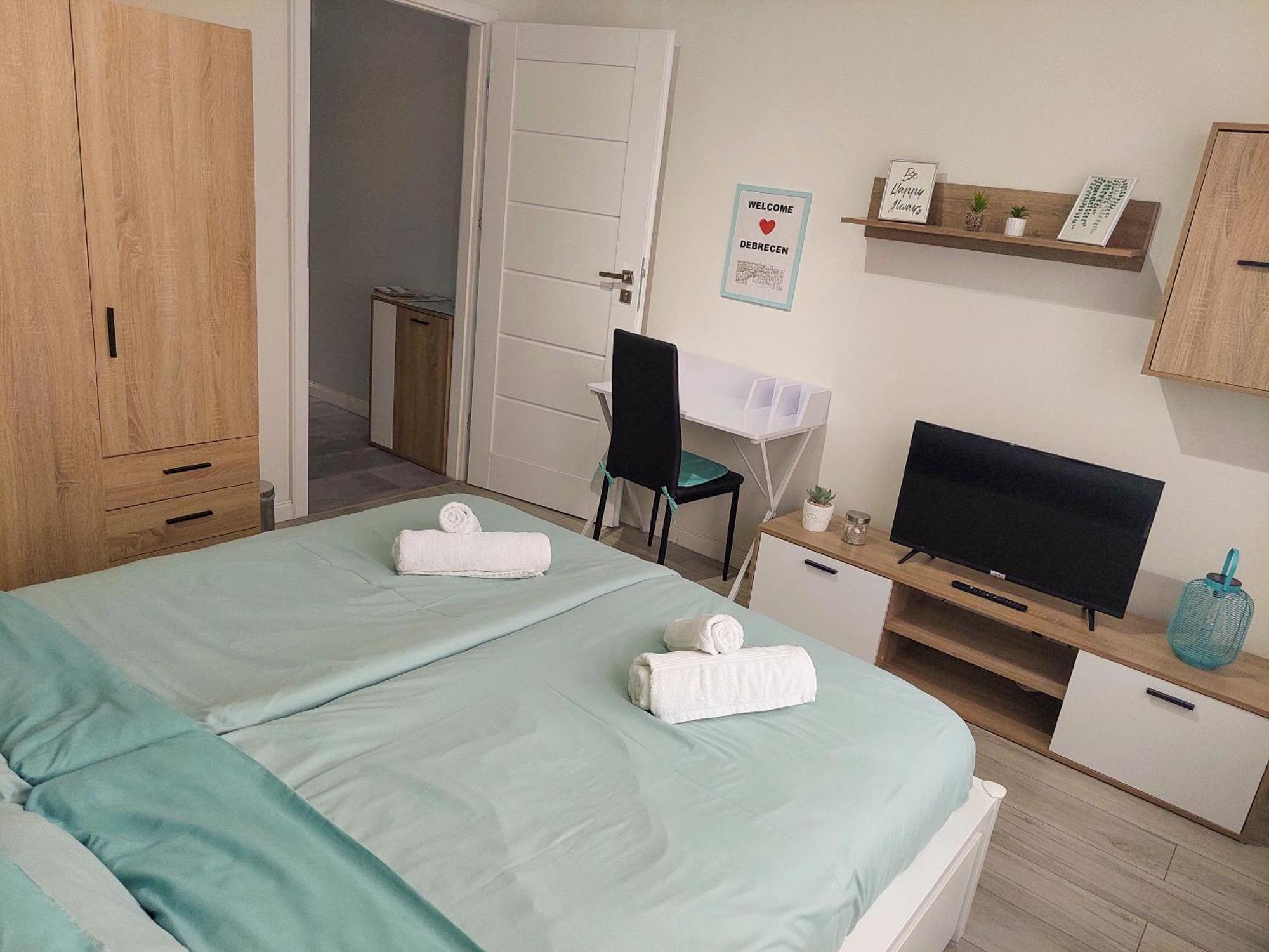 Aweshome City Apartment - 3 Bedrooms And Free Parking Debrecen Buitenkant foto